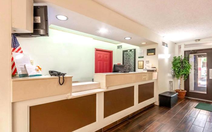 Coratel Plus Suites  Wichita West Airport