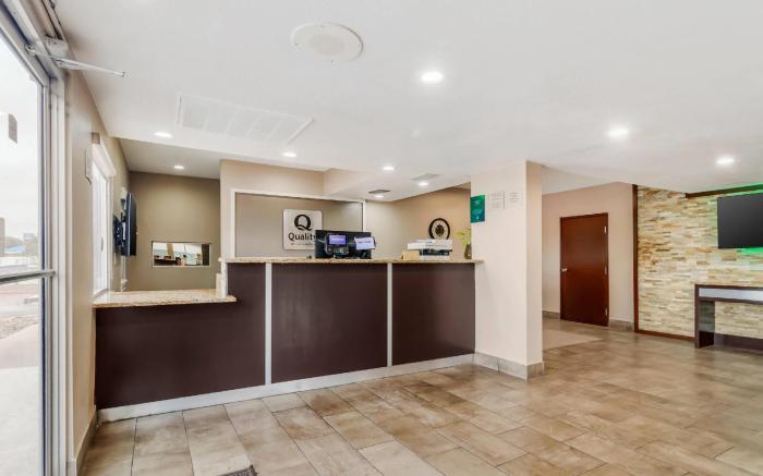Quality Inn & Suites I-10 near Fiesta Texas