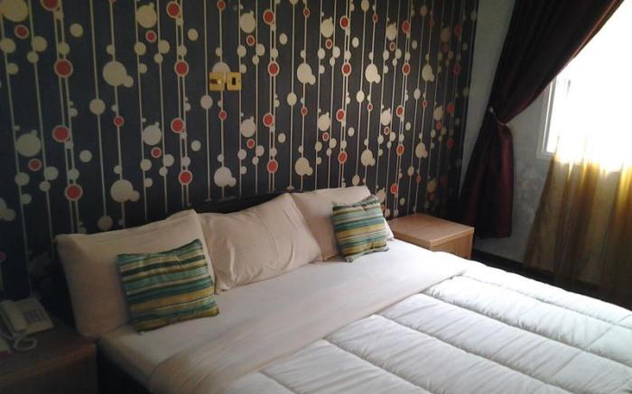 Thornberry Savannah Suites Hotel