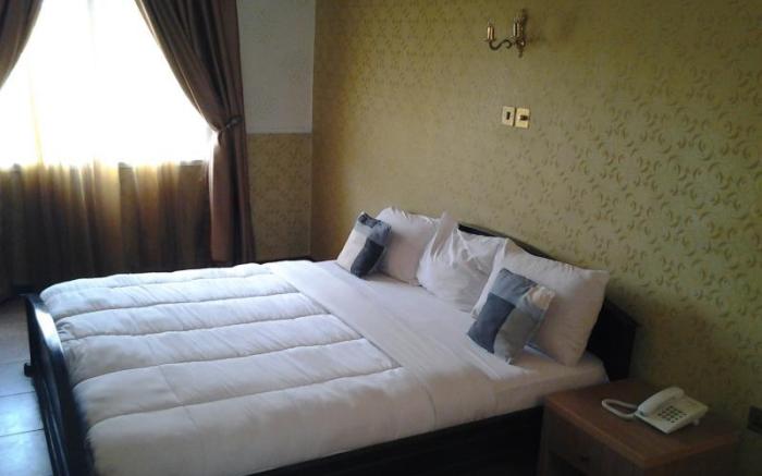 Thornberry Savannah Suites Hotel