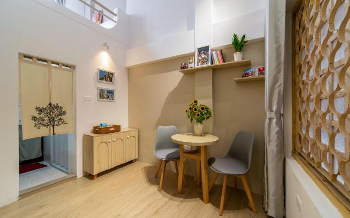 Holly's HideAway*City Center*Balcony*Cozy room
