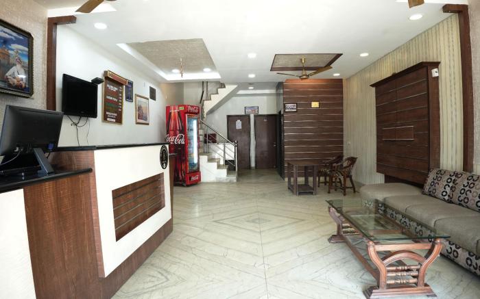 Hotel Holiday Comfort - Nearby Jallianwala Bagh