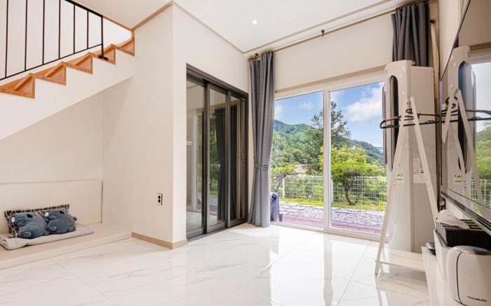 Gapyeong Gamseong216 Poolvilla Pension