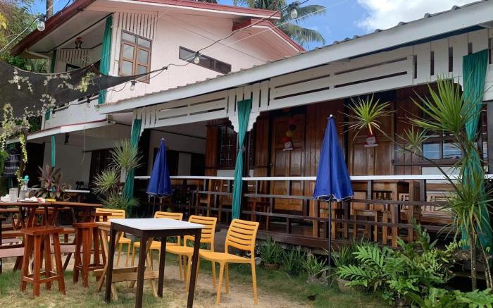 RedDoorz @ Tandikan Beach Cottages 