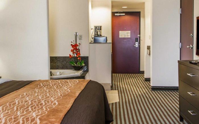 Comfort Inn & Suites Perry I-35