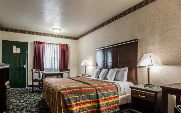 Motel 6 Oceanside, CA – Marina / Camp Pendleton