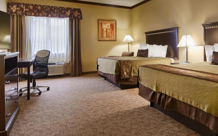 Best Western Plus Lake Worth Inn and Suites