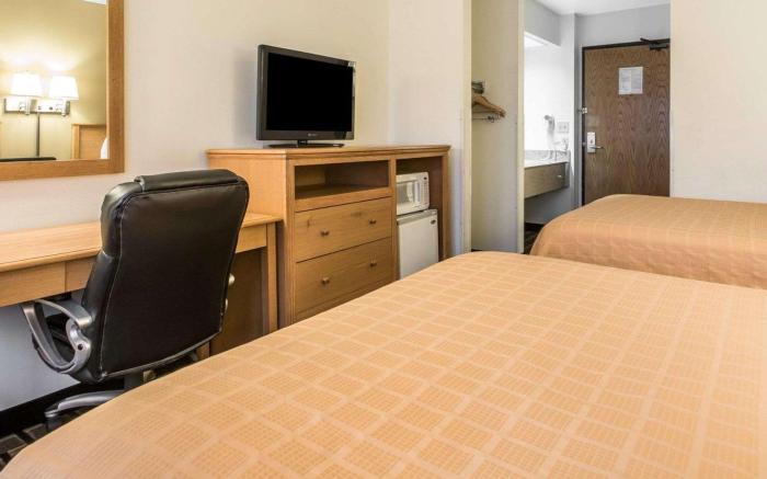 Quality Inn Mauston I-90