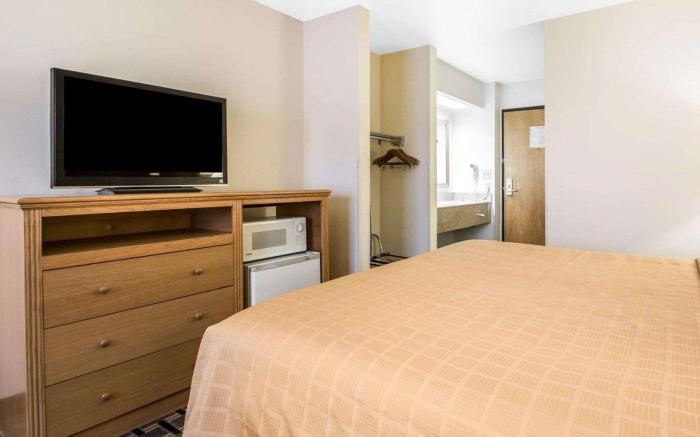 Quality Inn Mauston I-90