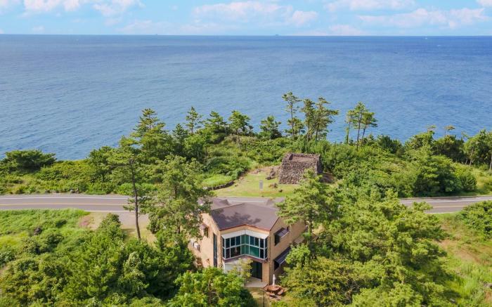 jeju oceancliffcottage