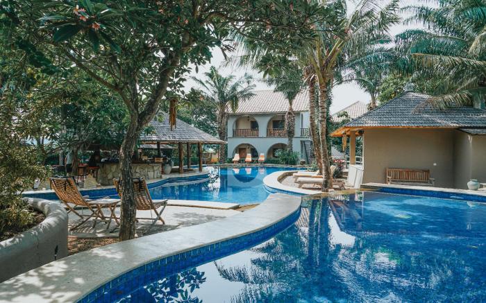 Coconut Lodge Beach Resort