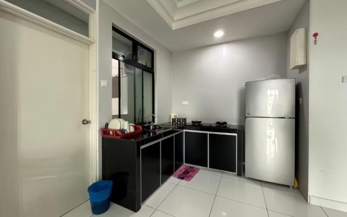 Platino 2Bed Paradigm Mall Netflix PoolView BySTAY