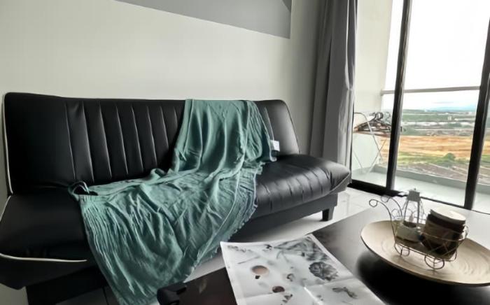 Platino 2Bed Paradigm Mall Netflix PoolView BySTAY