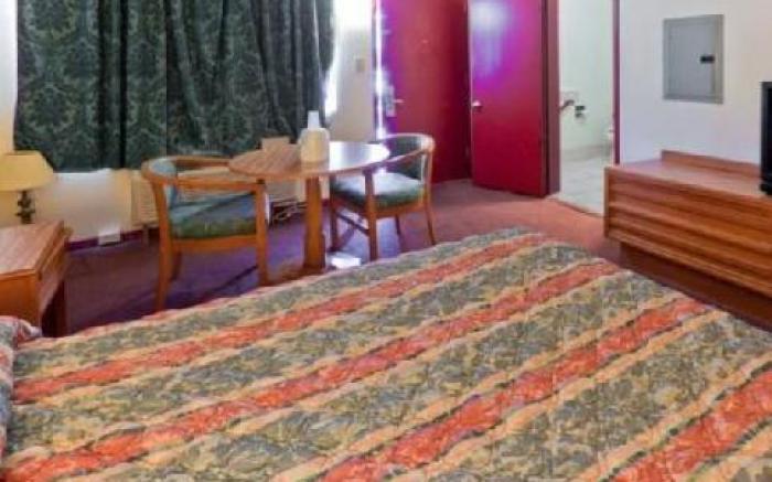 Budget Inn and Suites Mount Ephraim