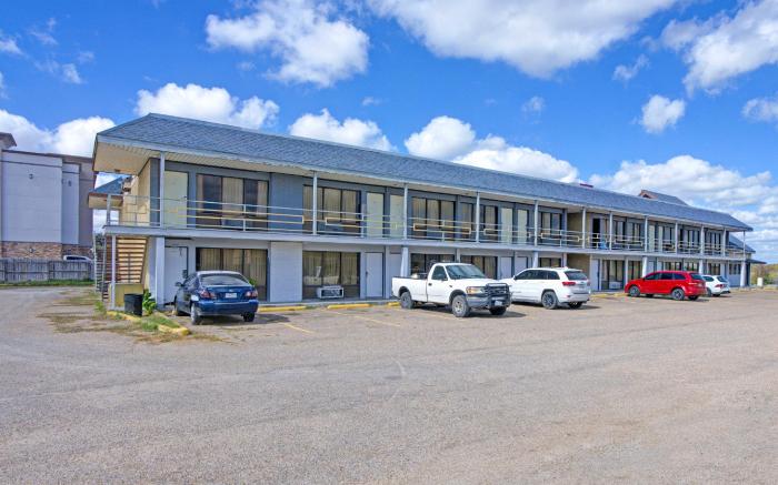 Sunset Inn by Hotel O Flatonia I - 10