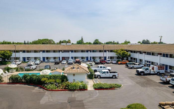 Motel 6 Oakdale, CA