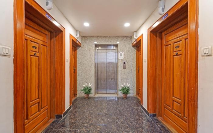 Hotel O J2 Service Apartment