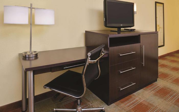 La Quinta Inn & Suites by Wyndham Atlanta South - Newnan