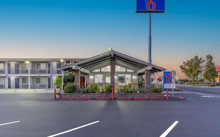 Motel 6 Willows, CA
