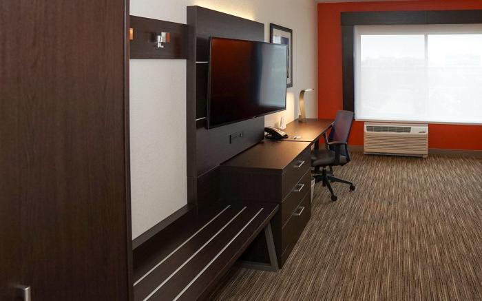 Holiday Inn Express And Suites Denver - Aurora Medical Campus By IHG
