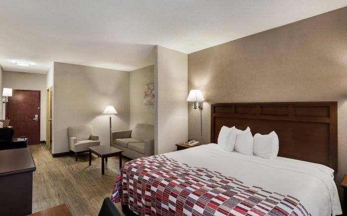 Red Roof Inn & Suites Bloomsburg - MIfflinville