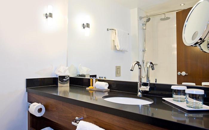 Sandman Signature London Gatwick Hotel