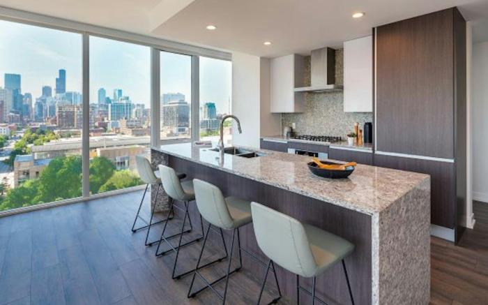 Level Chicago – Old Town