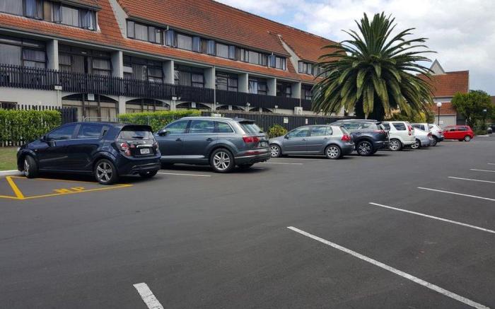 Auckland Rose - Park Hotel