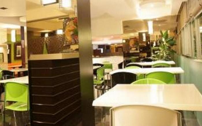 Bamboo Inn Hotel & Cafe