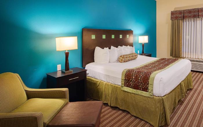Best Western Plus DeSoto Inn and Suites