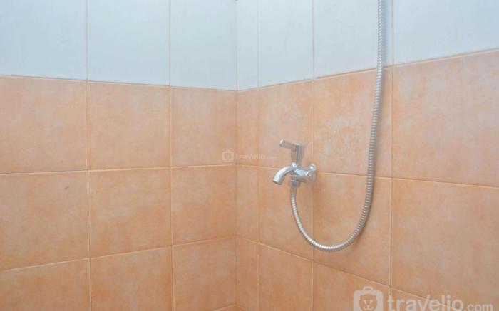 Comfy Best Deal 2BR Green Pramuka City By Travelio