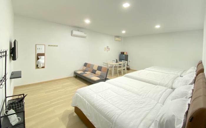 CN Homestay A3 Floor 1 at Nagoya Hill Mall
