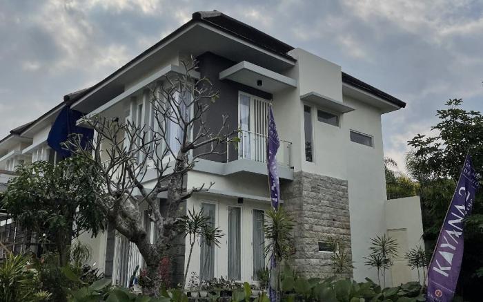 Homestay Amsterdam. 2 lantai, kolam renang pribadi