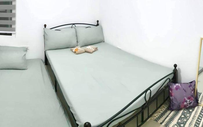 ROCKMELON TRANSIENT HOUSE 