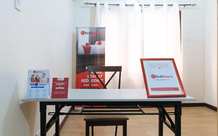 RedDoorz @ Buena's Pension Palawan