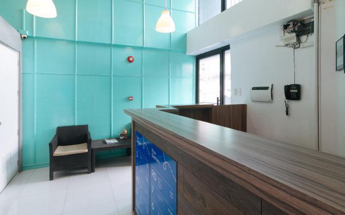 Filmore Suites Makati by RedDoorz