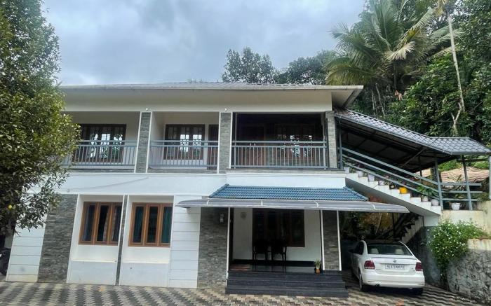 NIDHRA HOMESTAY 