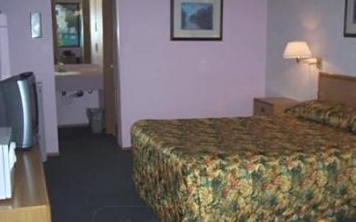 Sumner Motor Inn