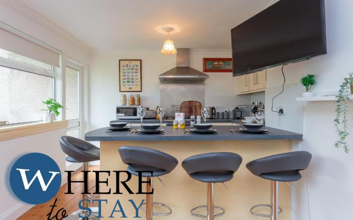 Lovely apartment by the Hillwood Park-Free Parking