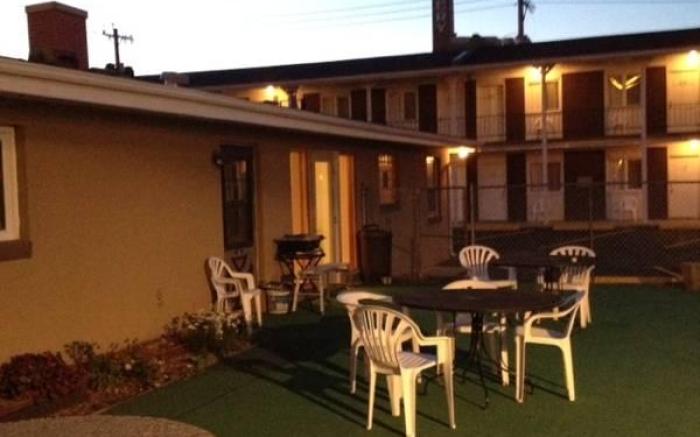 Town House Motel
