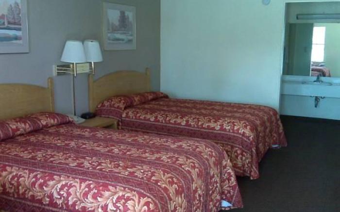University Inn & Suites Brownsville