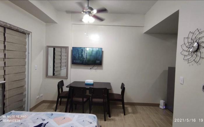 Iloilo Staycation with Pool, Gym and Playroom