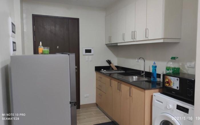 Iloilo Staycation with Pool, Gym and Playroom