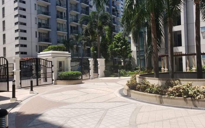 One bedroom condo infront of terminal 3