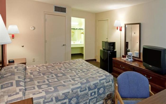 Americas Best Value Inn Forest
