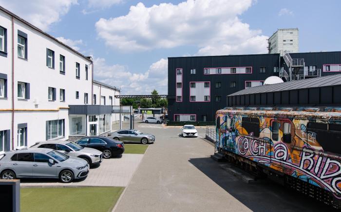 Amarant Stay by C.H.M