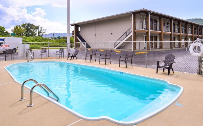 Studio 6  Suites Chattanooga, TN - Lookout Mtn.