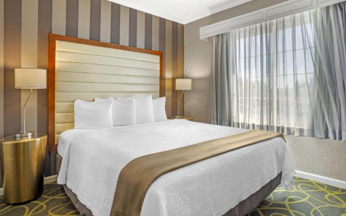 Best Western Plus Dixon Davis