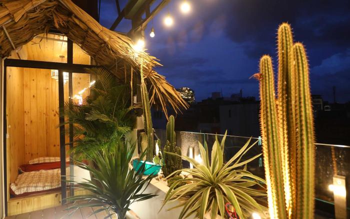 Full moon Terrace