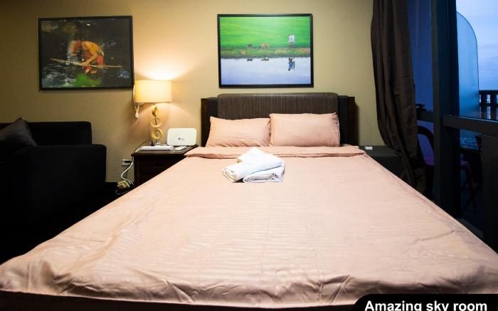 Amazing Upper Floor Studio Gramercy Makati 4324